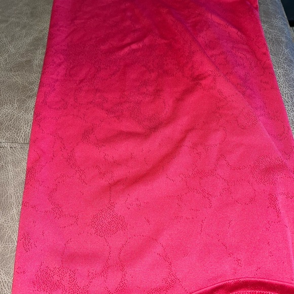 Under Armour Sz XL HeatGear Loose Racerback Tech Marble Tank Top Light Pink Red - Picture 4 of 6